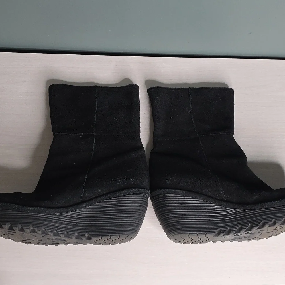 FLY London Yex Black Suede Wedge Ankle Boot sz 39